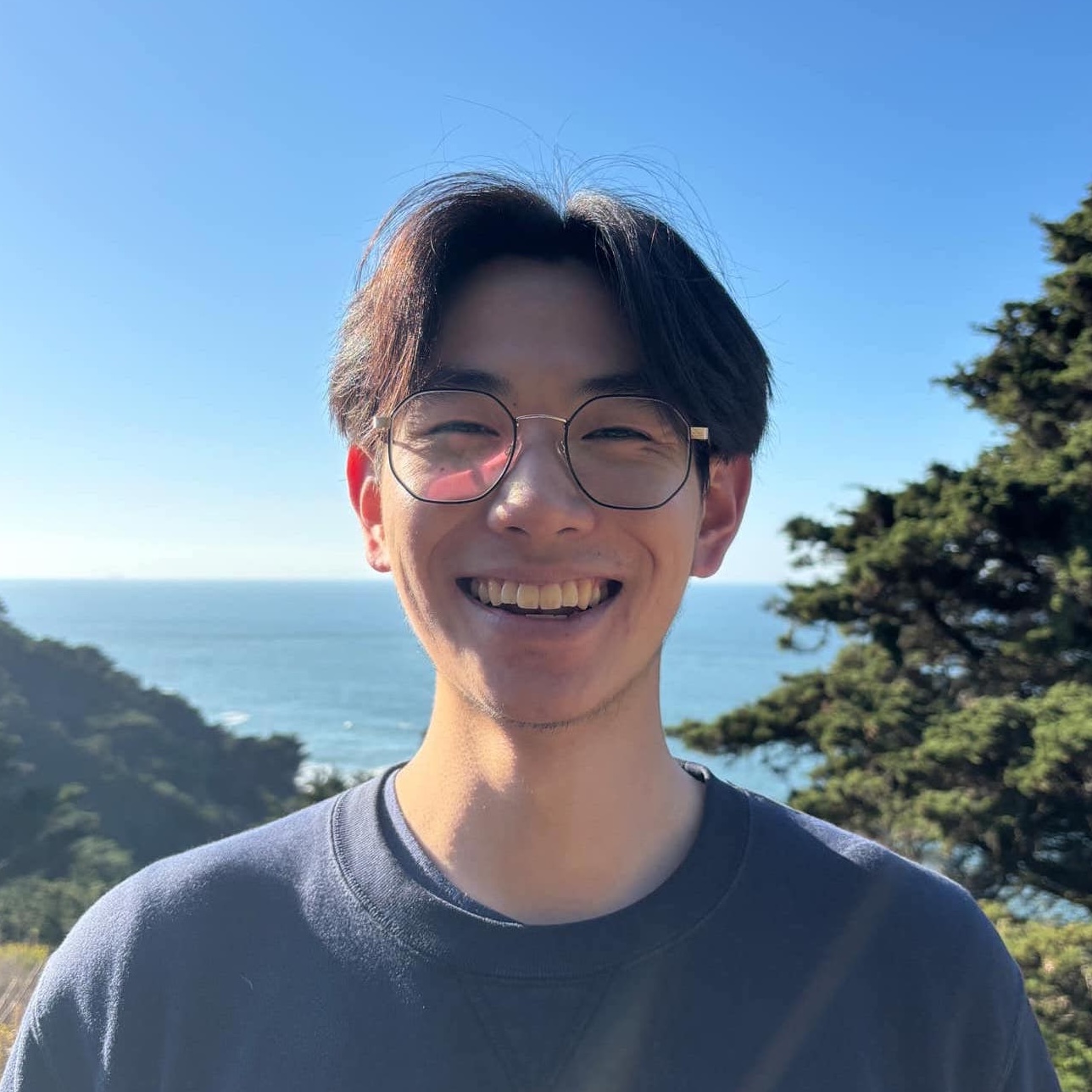 Portrait photo of Matthew Liu